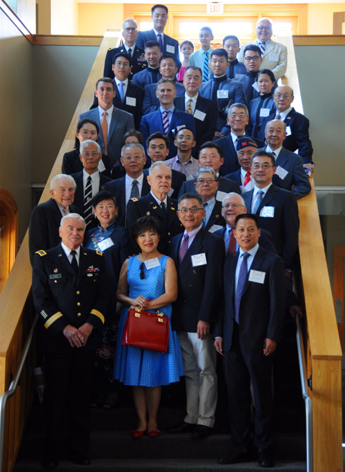08与会主要嘉宾合影留念.JPG