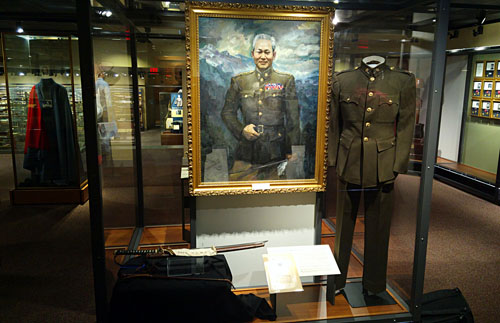 10弗吉尼亚军事学院院史馆陈列的孙立.jpg