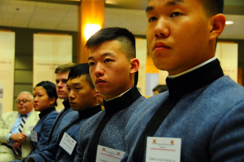 09与会的弗吉尼亚军事学院华裔学生代表.JPG